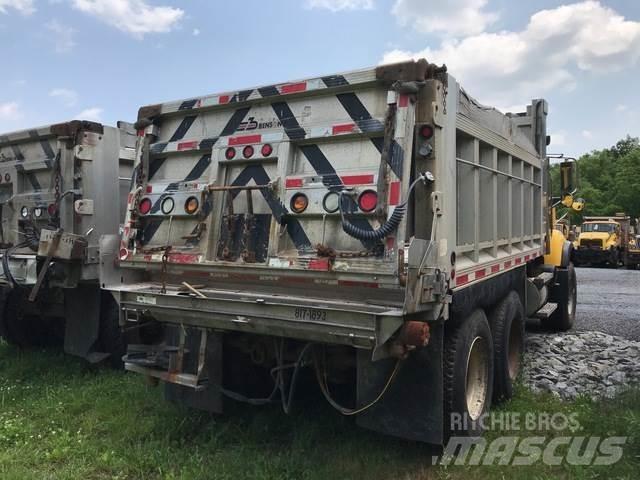Mack CV700 Sneskovle og -plove
