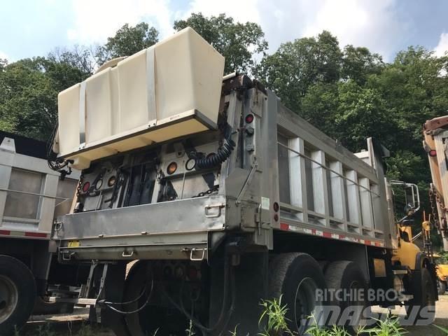 Mack CV700 Sneskovle og -plove