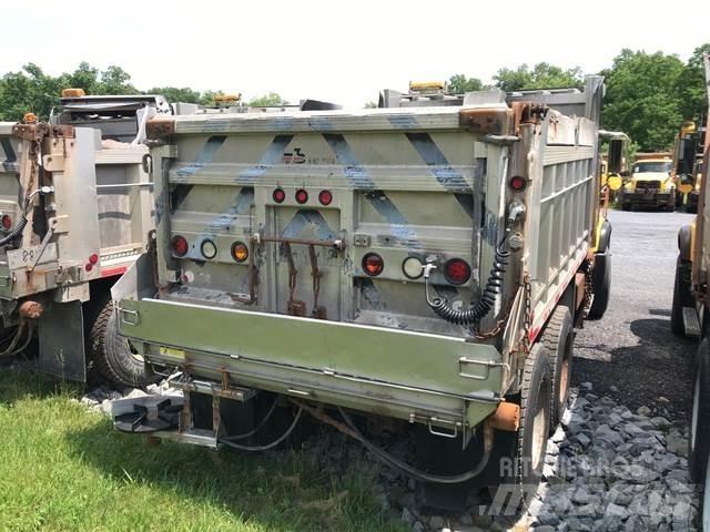 Mack CV700 Sneskovle og -plove
