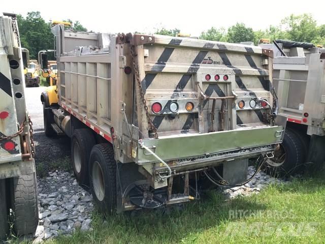 Mack CV700 Sneskovle og -plove