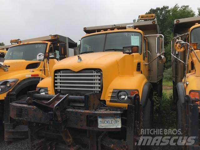 Mack CV700 Sneskovle og -plove
