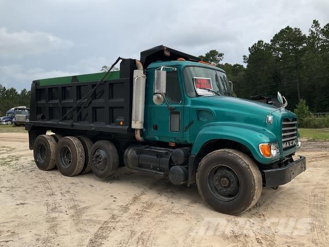 Mack CV700 Lastbiler med tip