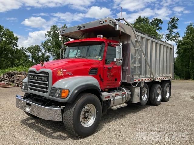 Mack CV713 Lastbiler med tip