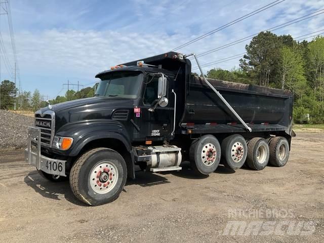Mack CV713 Lastbiler med tip