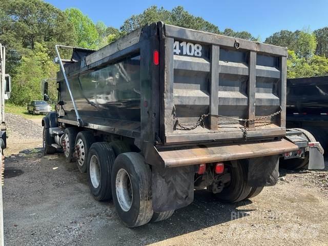 Mack CV713 Lastbiler med tip