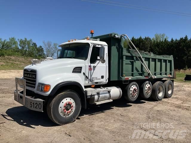 Mack CV713 Lastbiler med tip