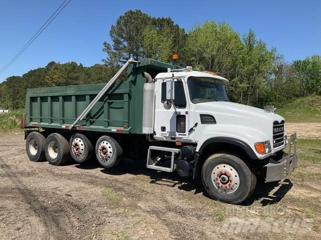 Mack CV713 Lastbiler med tip