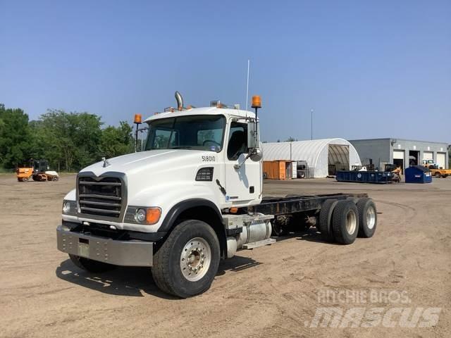 Mack CV713 Kabiner og interiør