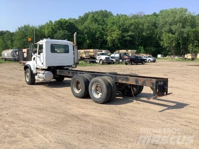 Mack CV713 Kabiner og interiør