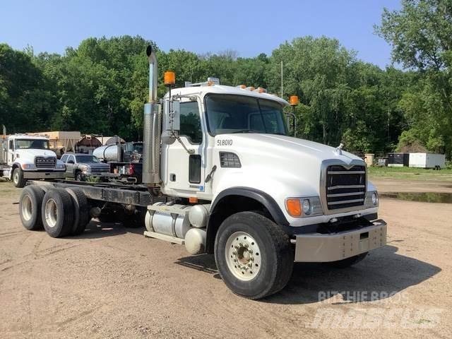 Mack CV713 Kabiner og interiør