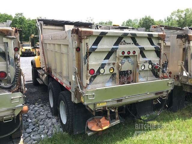 Mack CV713 Sneskovle og -plove