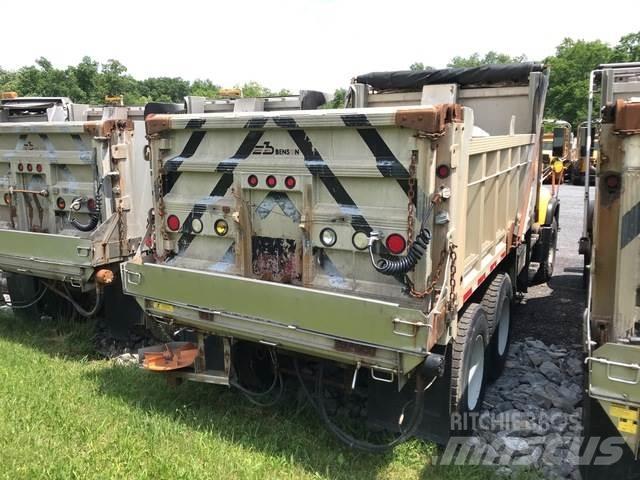 Mack CV713 Sneskovle og -plove