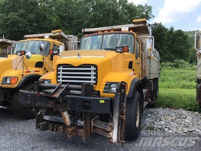 Mack CV713 Sneskovle og -plove