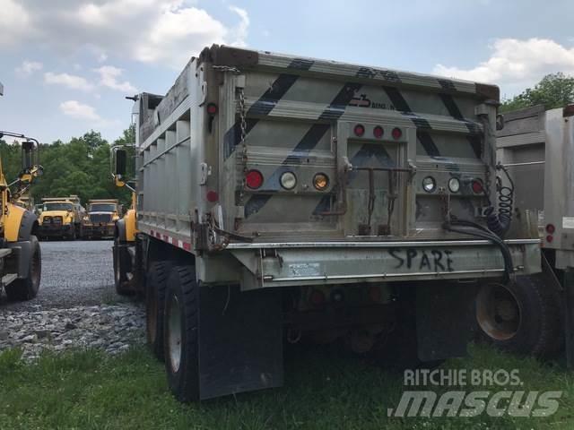 Mack CV713 Sneskovle og -plove