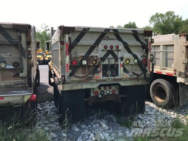 Mack CV713 Sand- og saltspredere