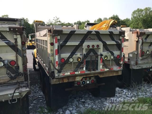 Mack CV713 Sand- og saltspredere