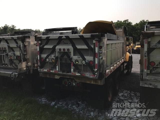 Mack CV713 Sand- og saltspredere