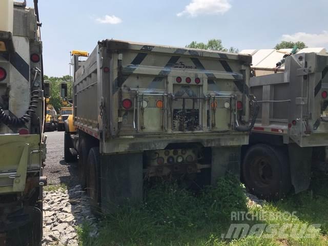 Mack CV713 Sneskovle og -plove