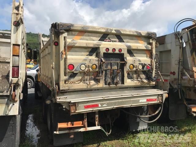 Mack CV713 Sneskovle og -plove