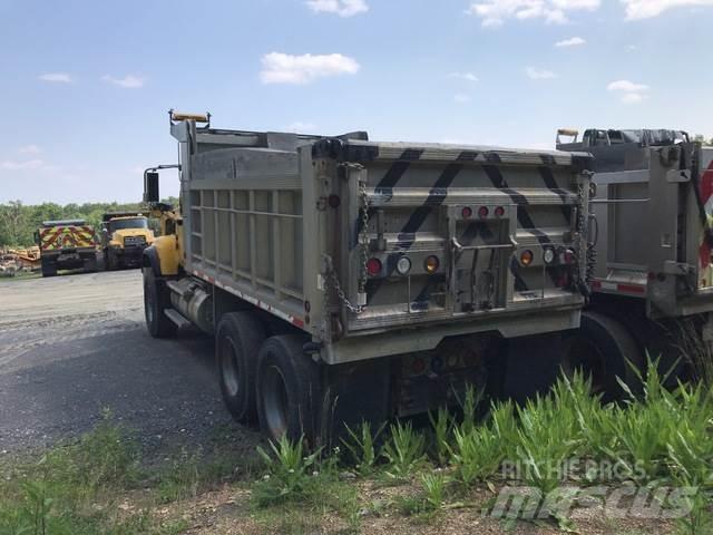 Mack CV713 Sneskovle og -plove