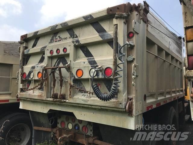 Mack CV713 Lastbiler med tip