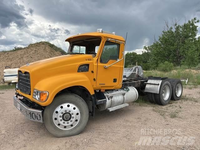 Mack CV713 Trækkere