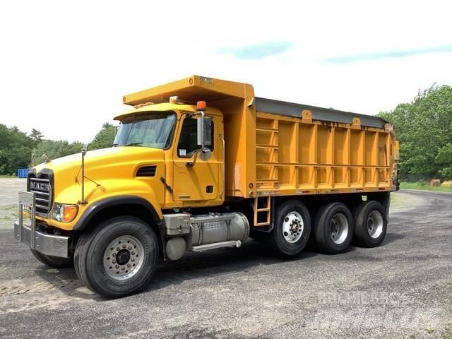 Mack CV713 Lastbiler med tip