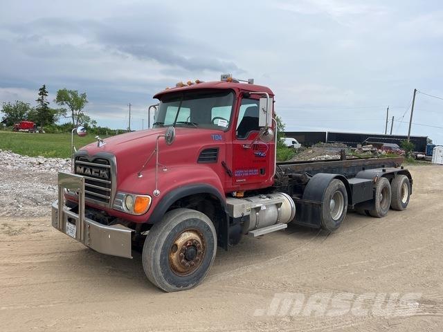 Mack CV713 Skip loader