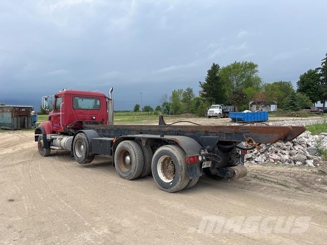 Mack CV713 Skip loader