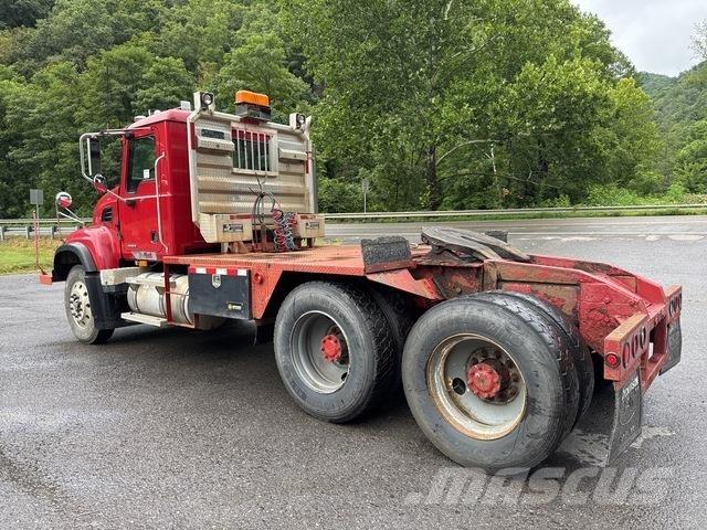 Mack CV713 Trækkere