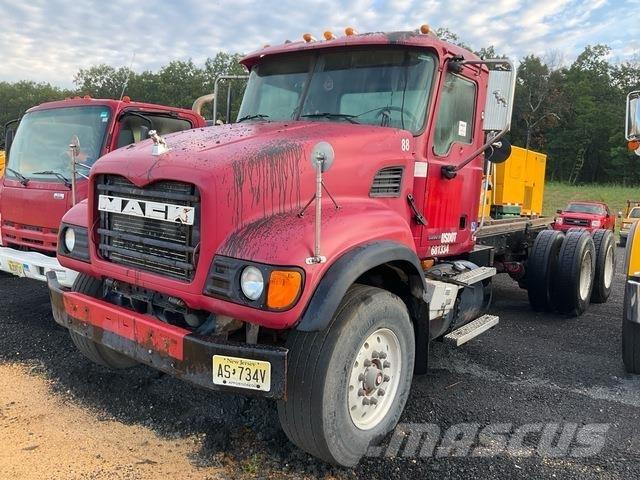Mack CV713 Kabiner og interiør