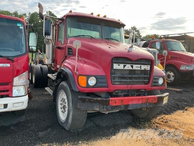 Mack CV713 Kabiner og interiør