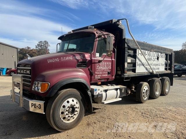 Mack CV713 Lastbiler med tip