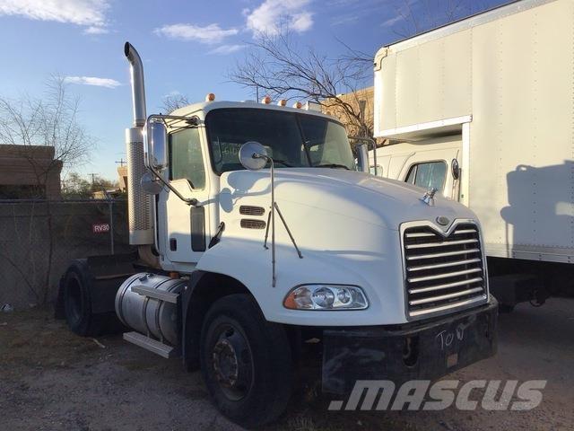 Mack CXN612 Trækkere
