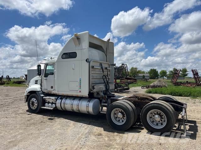 Mack CXU600 Trækkere