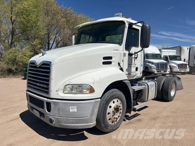 Mack CXU612 Trækkere