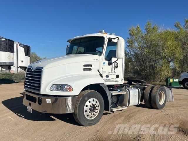 Mack CXU612 Trækkere