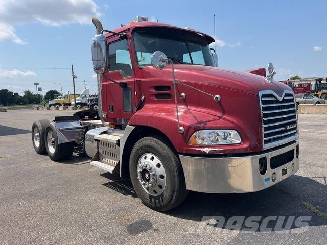 Mack CXU612 Trækkere