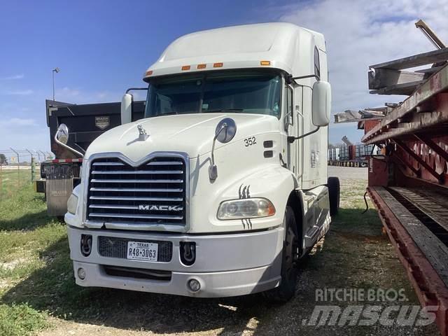 Mack CXU613 Trækkere