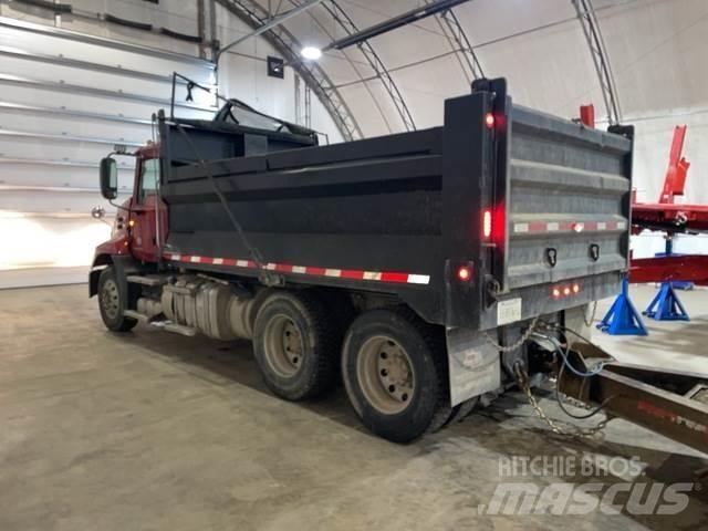 Mack CXU613 Lastbiler med tip
