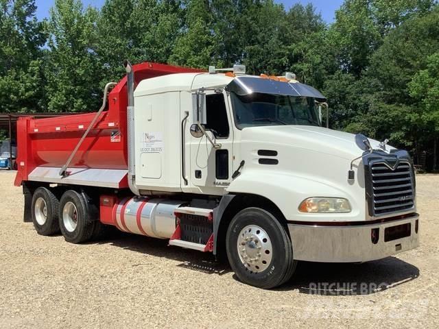 Mack CXU613 Lastbiler med tip