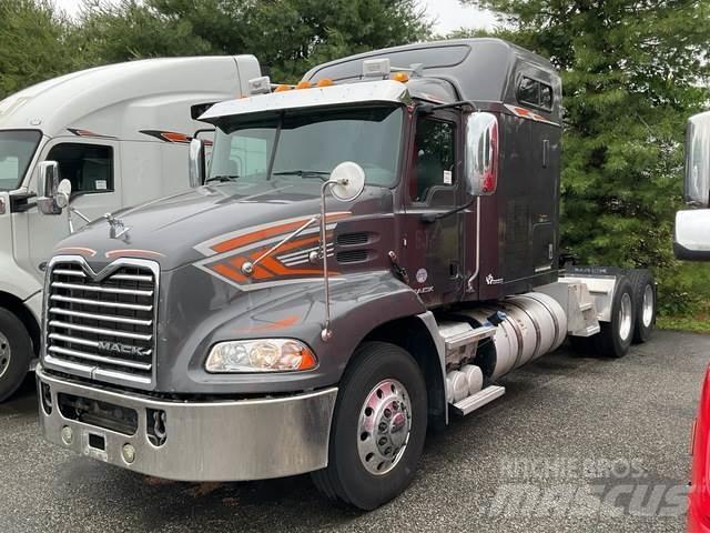 Mack CXU613 Trækkere