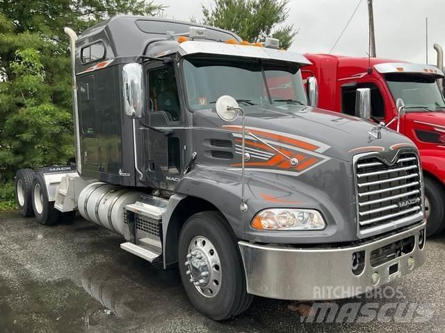 Mack CXU613 Trækkere