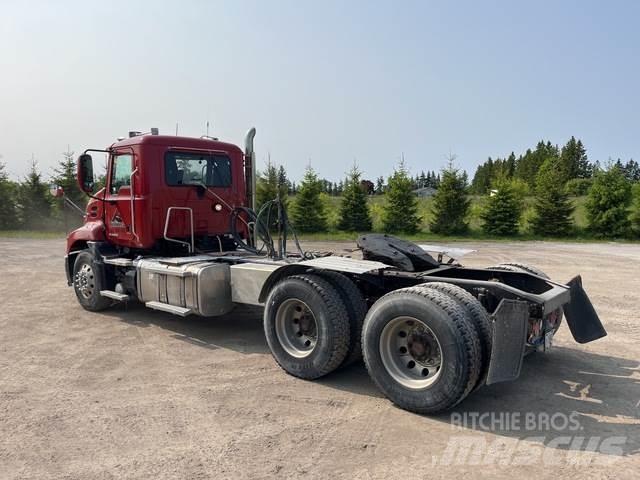 Mack CXU613 Trækkere