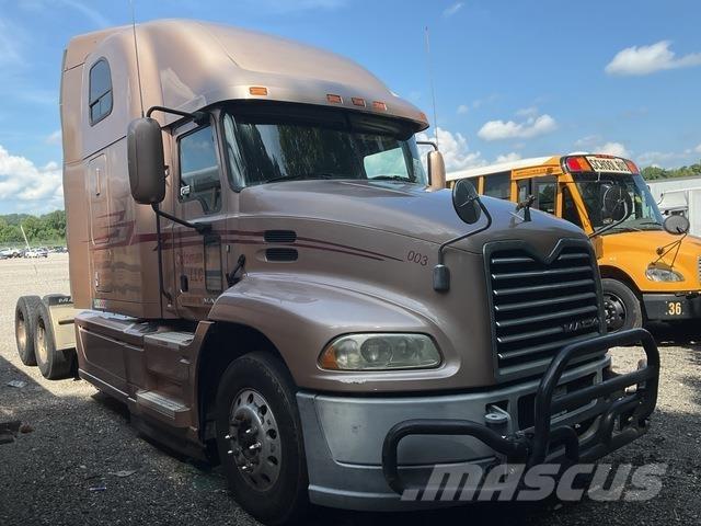 Mack CXU613 Trækkere