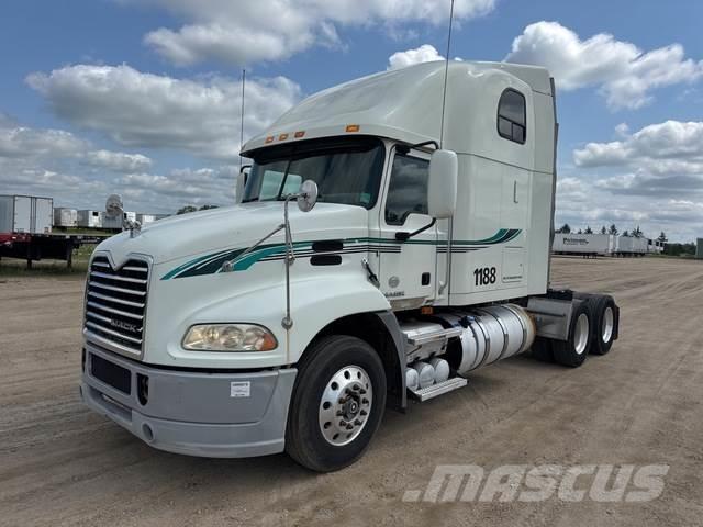 Mack CXU613 Trækkere