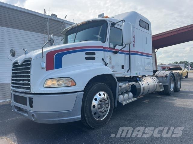 Mack CXU613 Trækkere