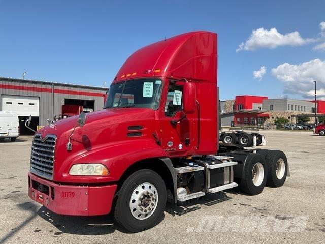 Mack CXU613 Trækkere