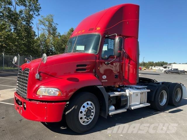 Mack CXU613 Trækkere