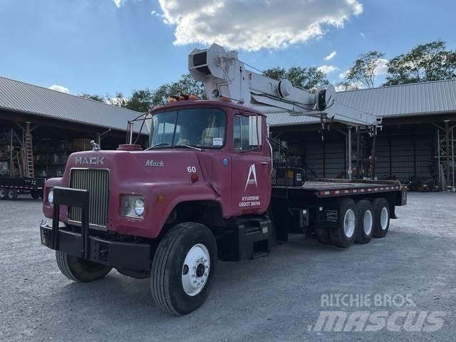 Mack DM686S Andre lastbiler